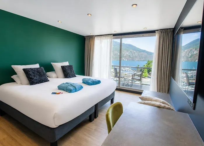 Logis Hotel & Spa Marina D'Adelphia