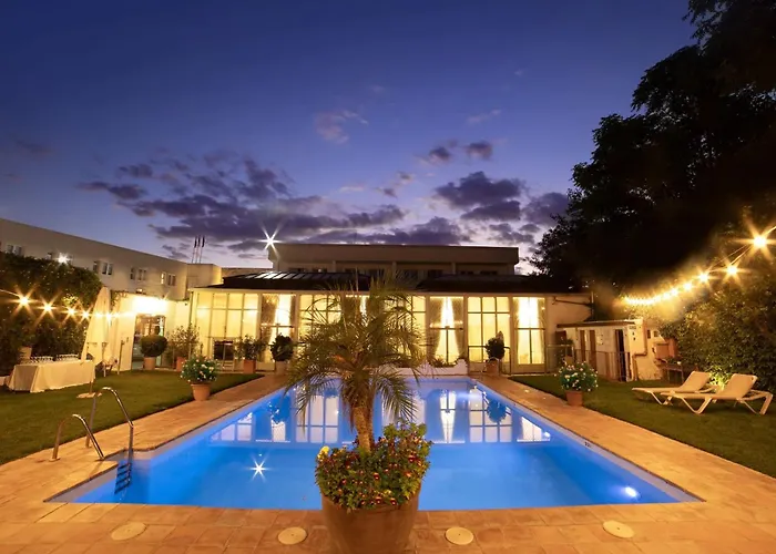 Hotel Oasis Con Parking Incluido