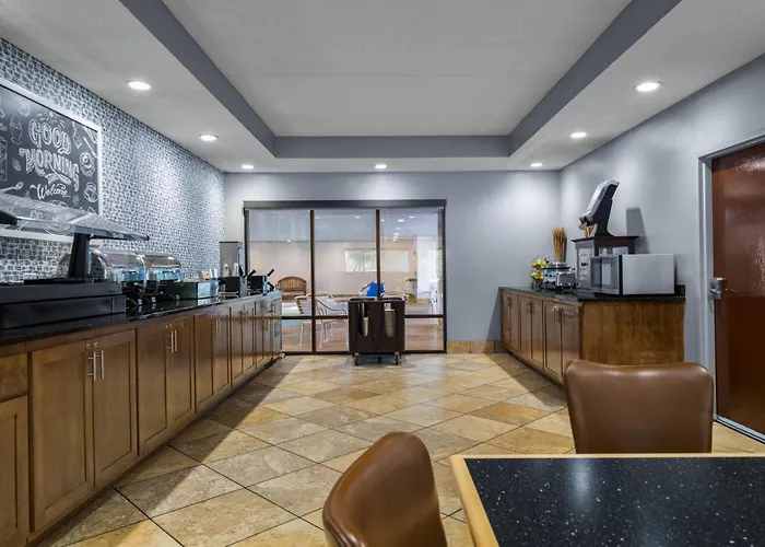Americinn By Wyndham Madison West