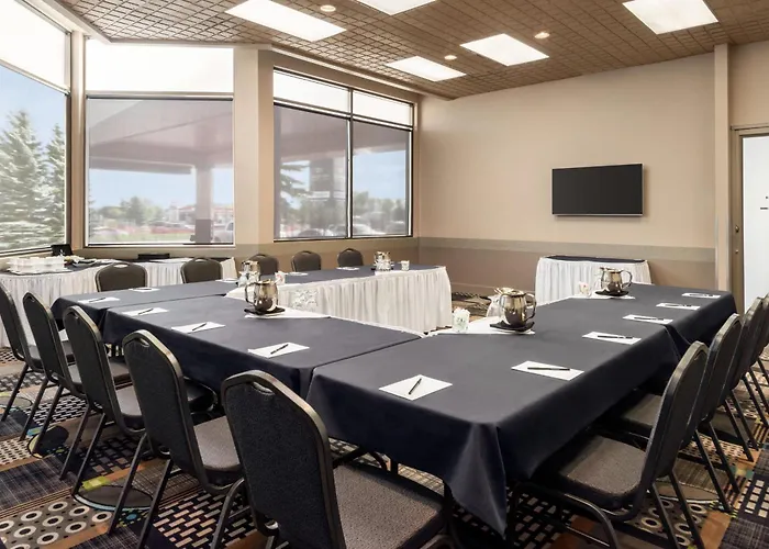 Royal Hotel West Edmonton, Trademark Collection By Wyndham
