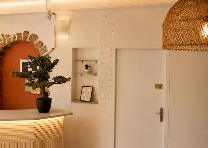 Hotel Cayrons Vence & St Paul De Vence