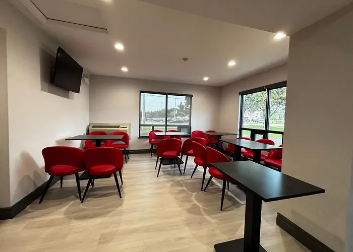 Ramada By Wyndham Kingston