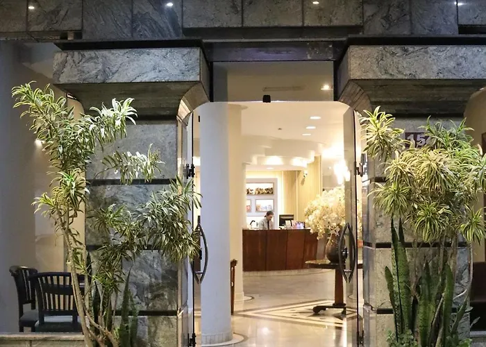 River Palace Hotel