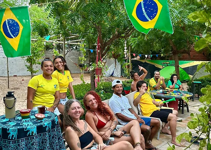 Canoa Roots Hostel & Camping