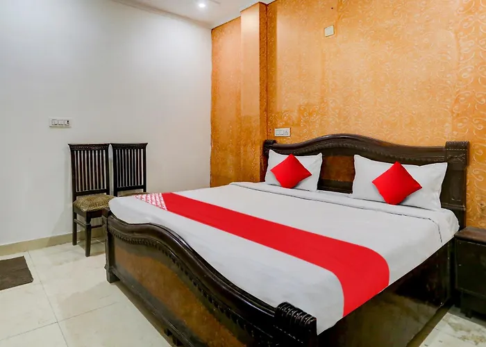 Hotel O Guru Ji Residency
