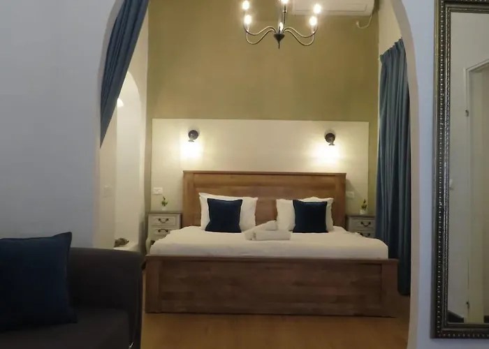 Avnei Hachoshen: Luxury Suites in Safed's Old City