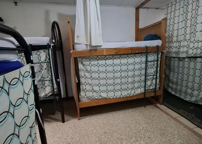 Gaudy'S Hostel
