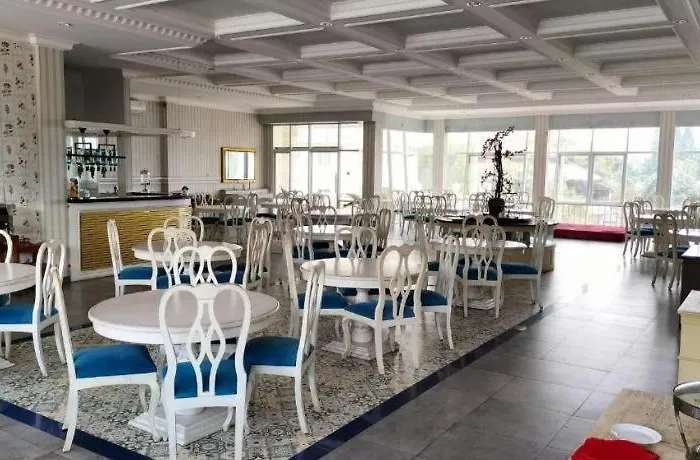 Rizen Premiere Hotel