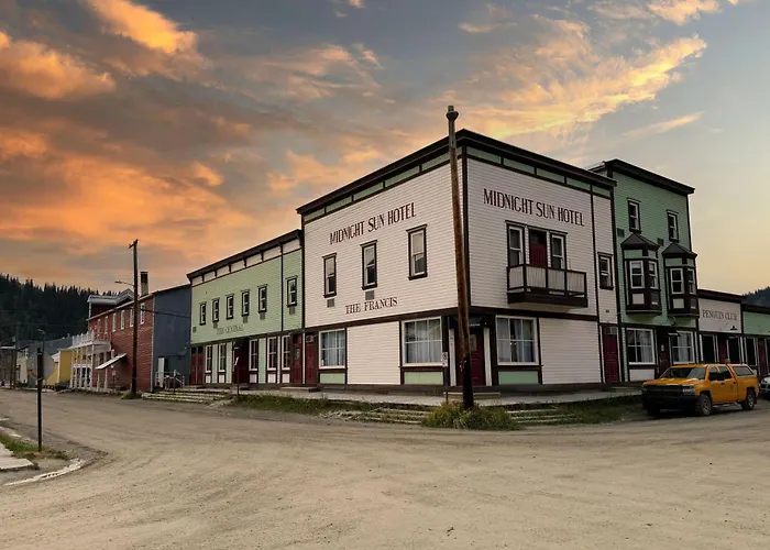 Midnight Sun, A Coast Hotel