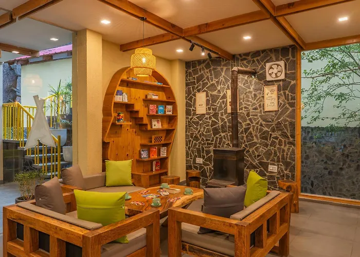 The Social Stays Kasol
