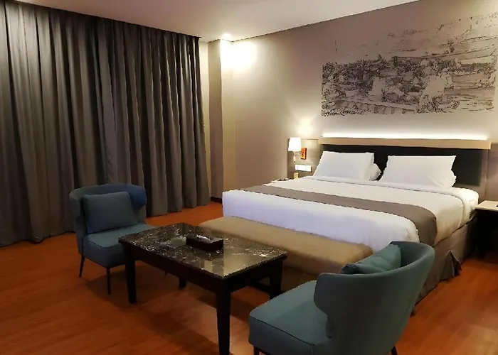 Pyramid Suites Hotel