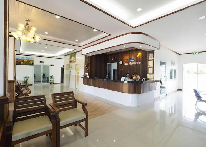 Sea Mountain Khanom Hotel
