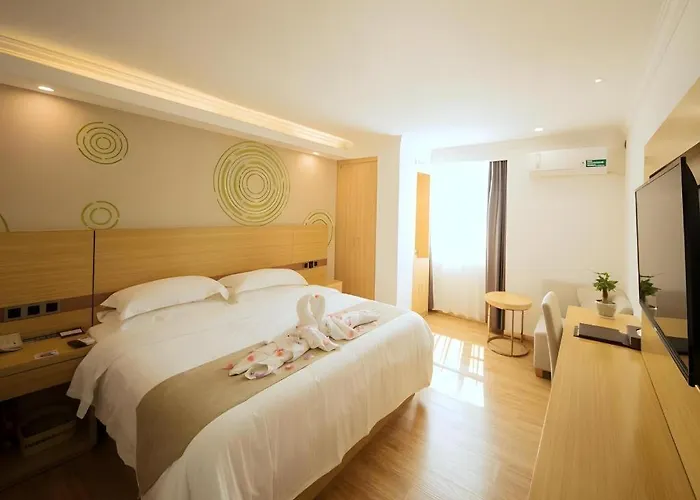 Greentree Inn Qingyuan Qinghe Avenue Branch