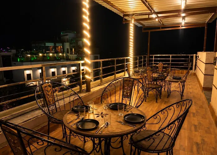 Hotel Dev Vilas 600 Metres From Taj Mahal