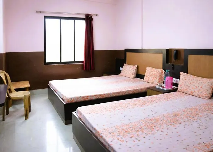 Goroomgo Samrat Palace Puri Near Sea Beach With Parking Facilities - Restaurant Available - Couple Friendly