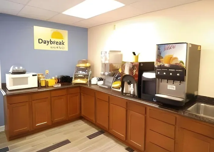 Days Inn By Wyndham West Branch Iowa City Area