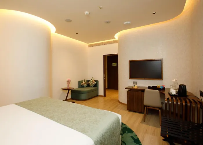 080 Transit Hotel, T2