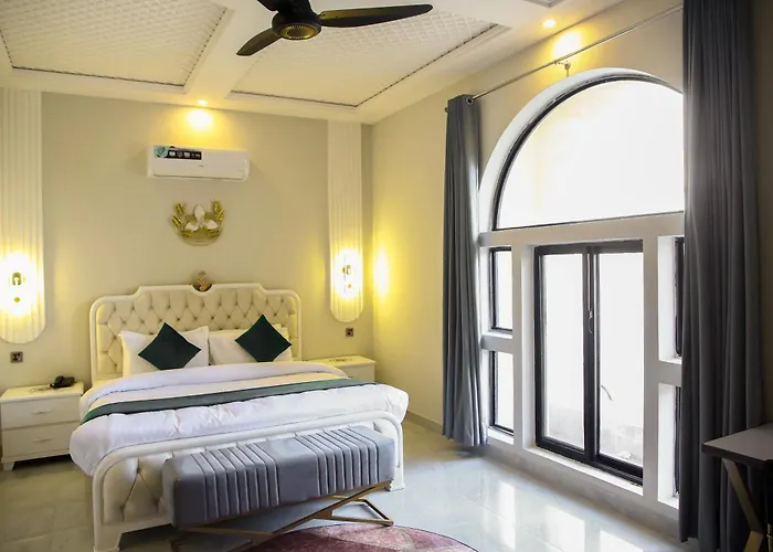 Grand Shalimar Hotel