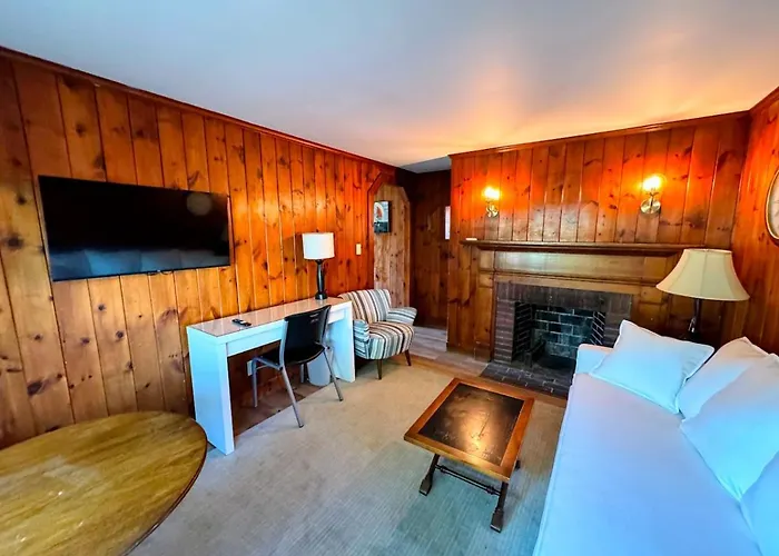 Cape Cod Motor Inn