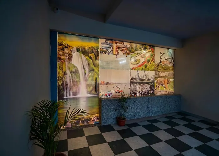 Super Hotel O By Oyo Fountain Chowk Formerly Hari Residency