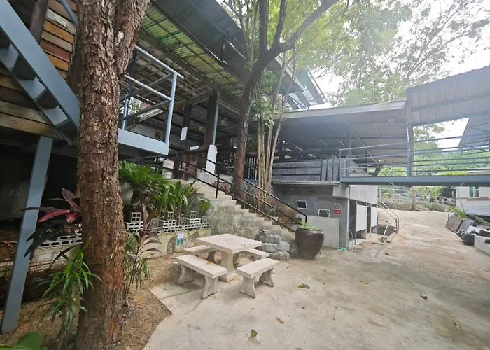 Monkey House Hostel & Guest House Koh Samui