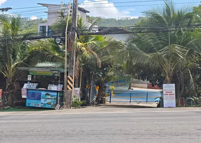 Monkey House Hostel & Guest House Koh Samui