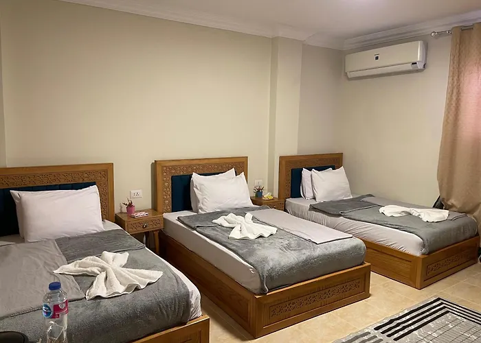 Pyramids Crypt Hotel