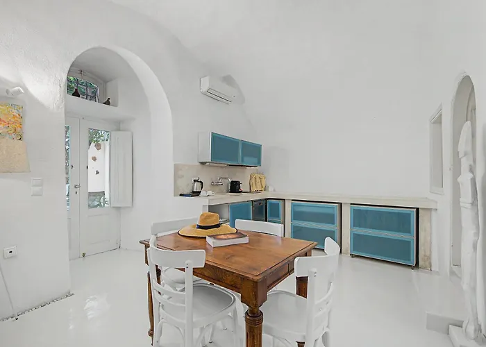 Oia Vista Houses