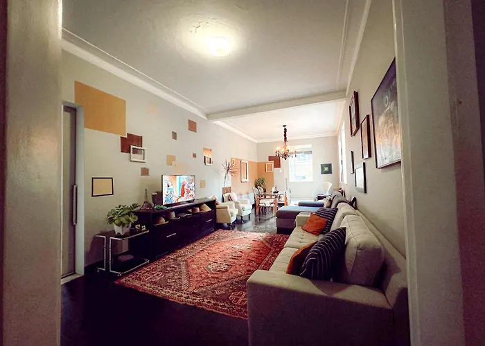 Hostel Triplo J e Guest House