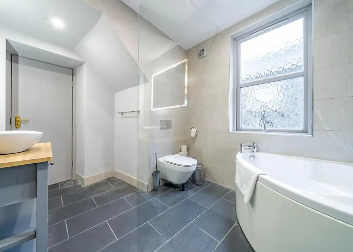 Waterhead Rooms & Suites - Parking And Light Breakfast