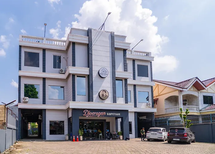 Sans Hotel Bobo Home Jambi