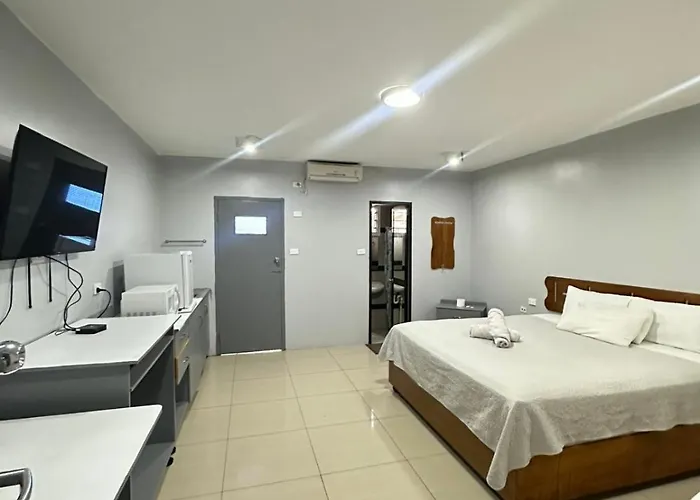 The Oasis Hotel 88