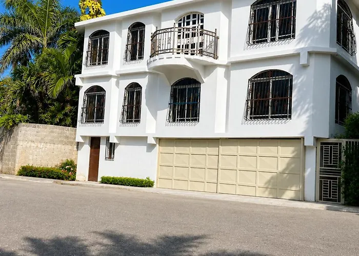 Los Patos Waterfront Private Suites