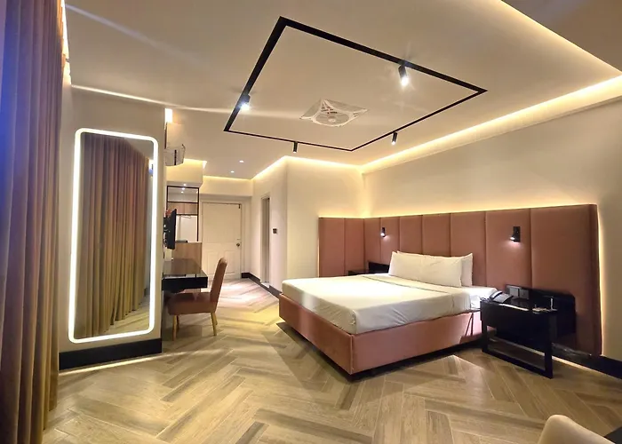 City Hotel