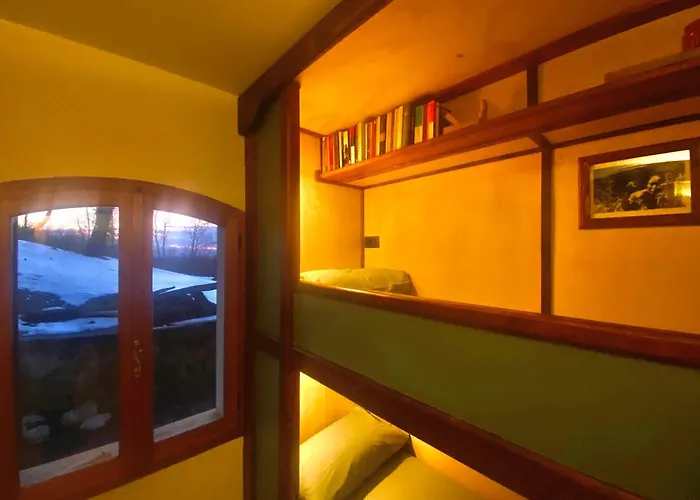 Shangri-La Travellers' Hostel