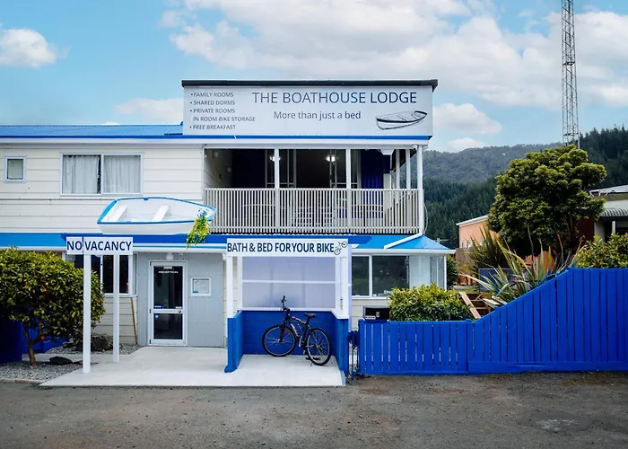 The Boathouse Lodge