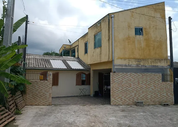 Casa 70 Hostel 350m da praia Balneario Flamingo