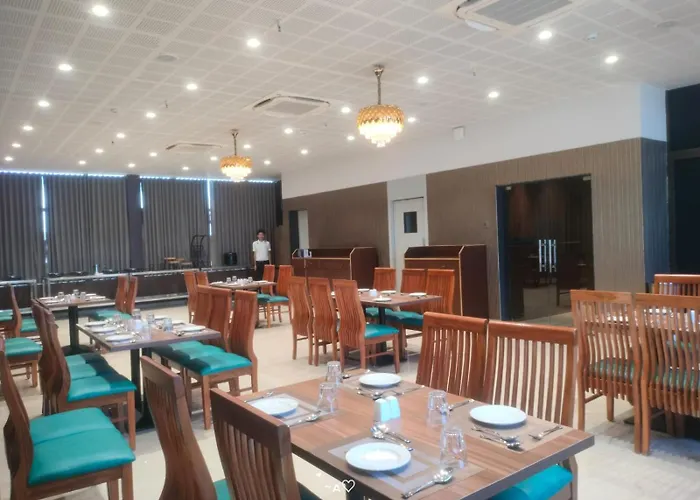 The Blues Hotel Golden Glory, Rajkot