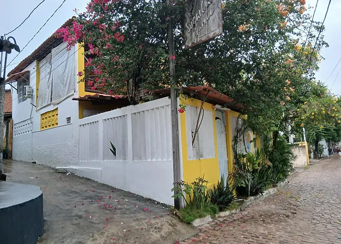 Roses Hostel E Pousada