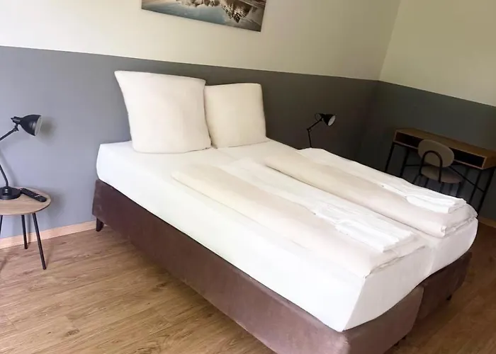 ELO STAY Nordheide 24h Check-in, Free Parking&WiFi