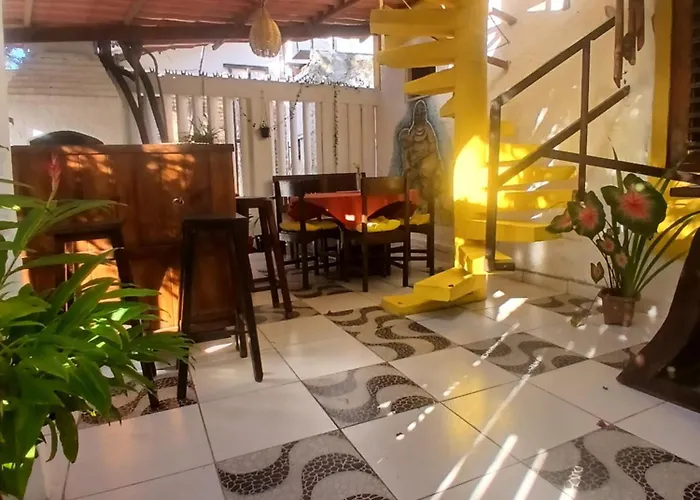 Roses Hostel E Pousada