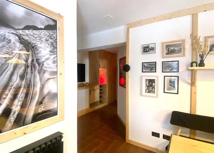 Shangri-La Travellers' Hostel