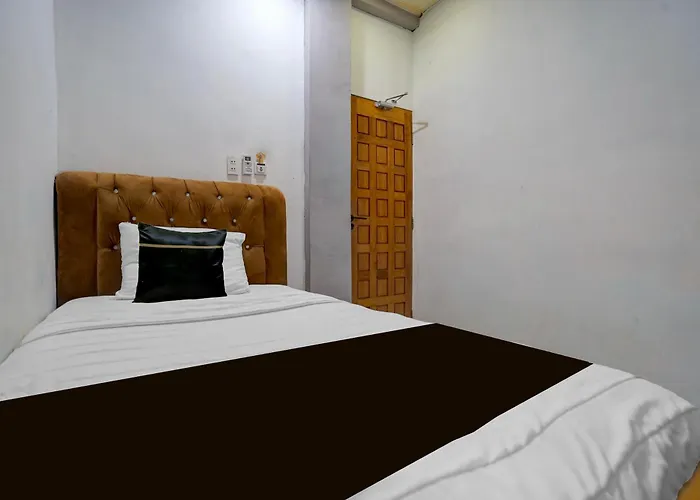 Townhouse Oak Near Tugu Simpang Lima Formerly Gm Inn Hotel