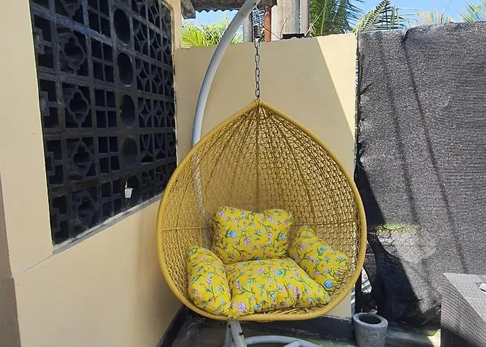 Yellow Monkey Hostel Uluwatu