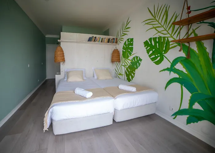 Saltline Surf House Ericeira