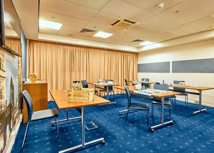 Holiday Inn Express London Stratford By Ihg