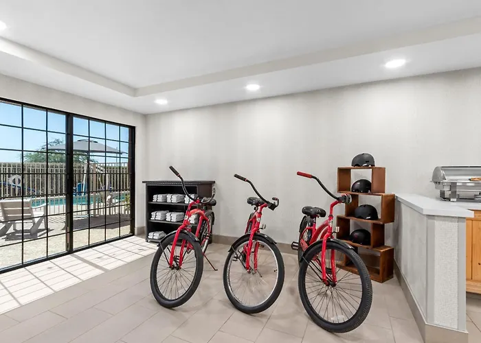 Red Lion Inn & Suites Goodyear Newly Renovated