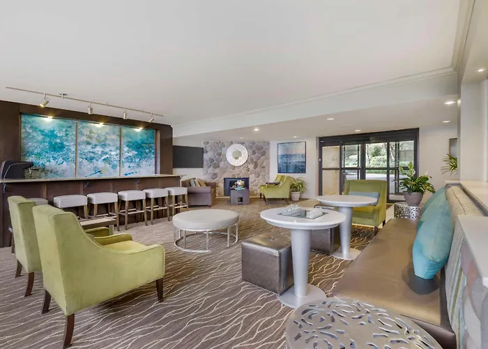 Best Western Plus Agate Beach Inn