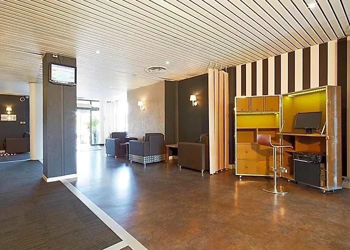Hotel Kyriad Orly Aeroport
