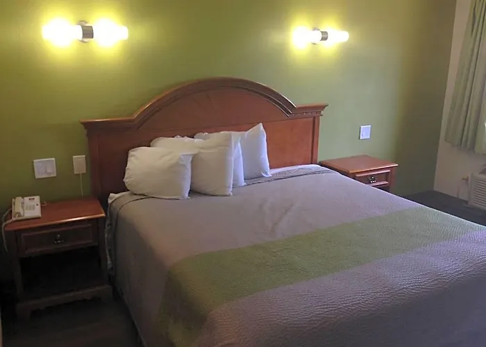 Red Carpet Inn - New Brunswick